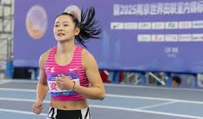 往往会持谨